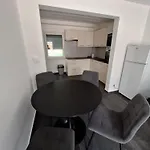 Sunday Rose Apartament *