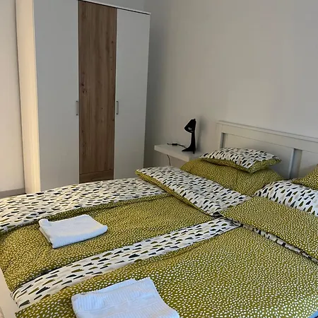 Sunday Rose Zamárdi