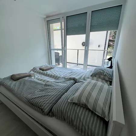 Sunday Rose Apartment *